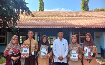 SISWA SMP Negeri 39 Jakarta RAIH JUARA DI MTQ TINGKAT Kabupaten Jakarta Pusat