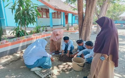 Siswa Fase- E SMP Negeri 39 Jakarta Melakukan Kegiatan P5 dengan Tema Kewirausahaan
