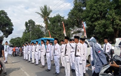 Siswa-Siswi SMP Negeri 39 Jakarta Berpartisipasi dalam Gerak Jalan Indah tingkat SMA/SMK